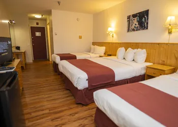 Canadas Best Value Inn River View Hotel hotel thumbnail 2