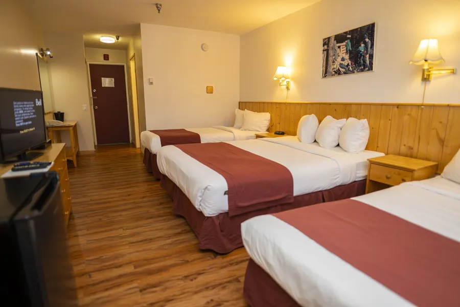 Canadas Best Value Inn River View Hotel hotel detail image 2