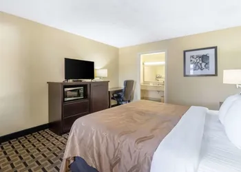 Quality Inn Franklin - Cool Springs Area hotel thumbnail 6