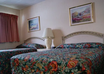 Meadow Court Inn hotel thumbnail 3
