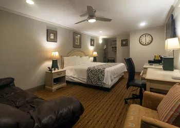 Atrium Inn hotel thumbnail 4