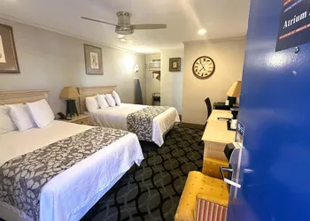 Atrium Inn hotel thumbnail 5