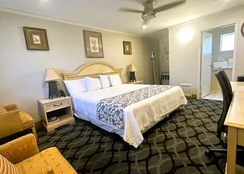 Atrium Inn hotel thumbnail 6