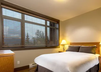 Palliser Lodge hotel thumbnail 2