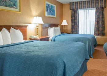 Quality Inn & Suites hotel thumbnail 8