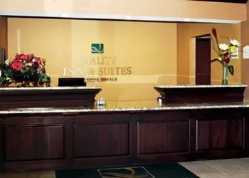 Quality Inn & Suites hotel thumbnail 4