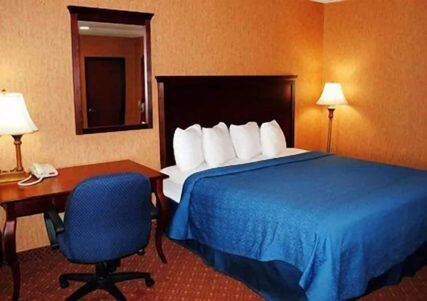 Quality Inn & Suites hotel detail image 6
