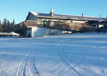Beluga Lake Lodge hotel thumbnail 2