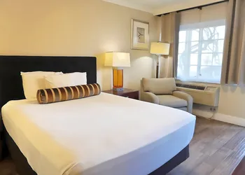 Rose Garden Inn hotel thumbnail 4