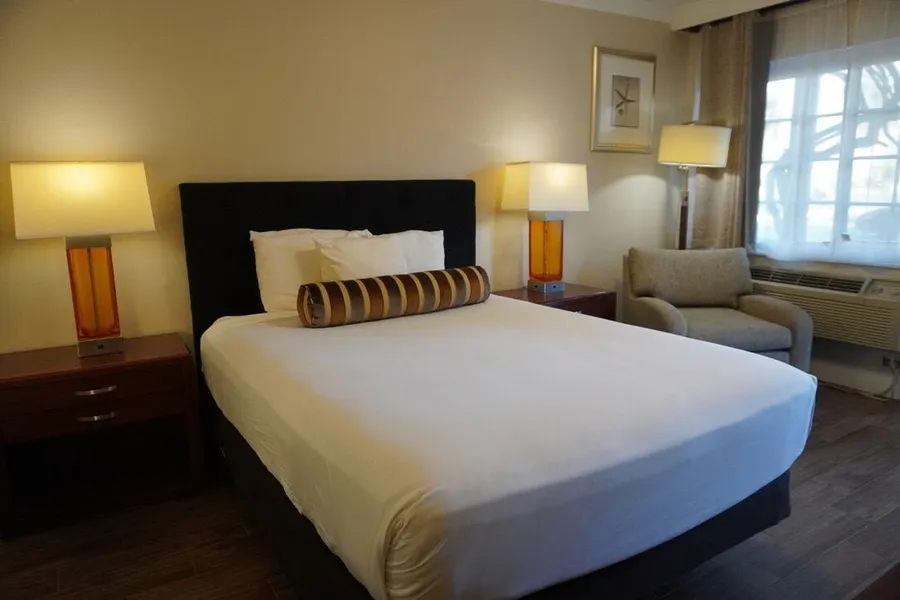 Rose Garden Inn hotel detail image 6