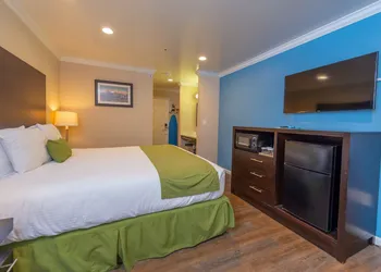 Ocean Pacific Lodge hotel thumbnail 6