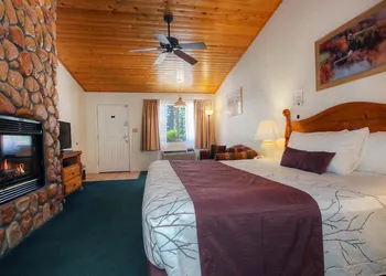 Majestic Mountain Inn hotel thumbnail 6