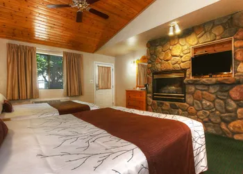 Majestic Mountain Inn hotel thumbnail 8