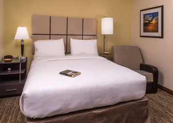 Candlewood Suites Kansas City Speedway by IHG hotel thumbnail 5