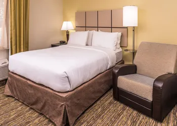 Candlewood Suites Kansas City Speedway by IHG hotel thumbnail 6