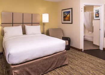 Candlewood Suites Kansas City Speedway by IHG hotel thumbnail 8