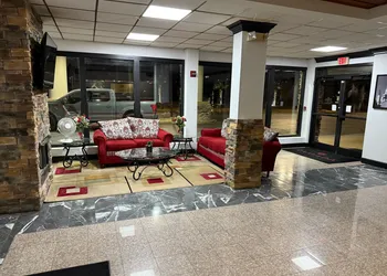 Ramada by Wyndham Macon hotel thumbnail 2