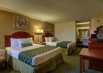 Ramada by Wyndham Macon hotel thumbnail 5