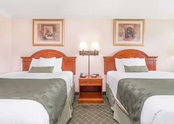 Ramada by Wyndham Macon hotel thumbnail 8