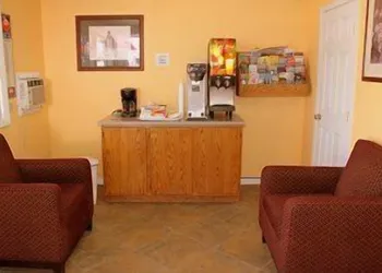 Executive Inn & Suites hotel thumbnail 2