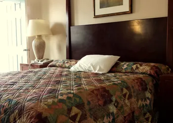 Executive Inn & Suites hotel thumbnail 3