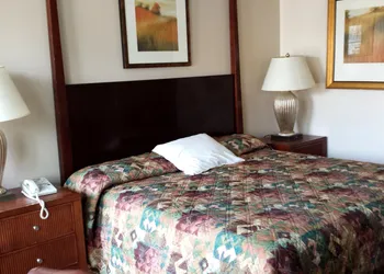 Executive Inn & Suites hotel thumbnail 4