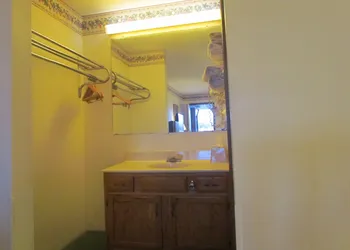 Travel Inn & Suites hotel thumbnail 8