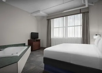 The Suites Hotel at Waterfront Plaza hotel thumbnail 5