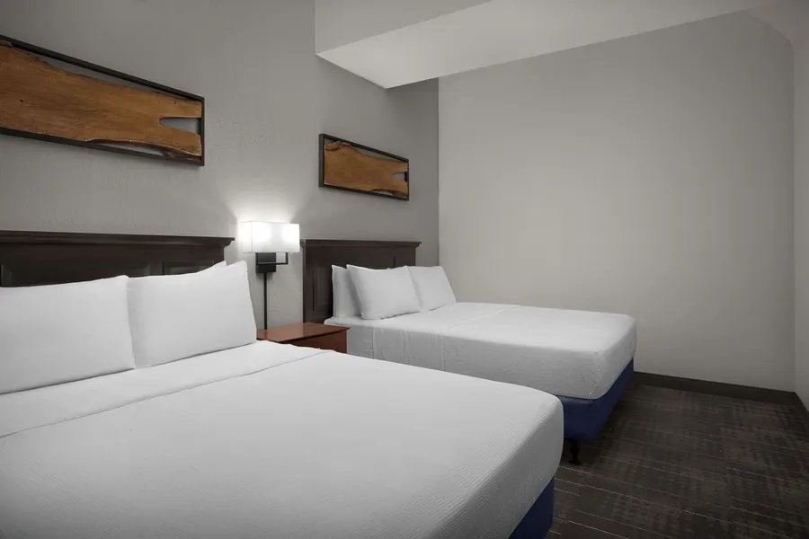 The Suites Hotel at Waterfront Plaza hotel detail image 6