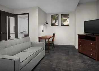 The Suites Hotel at Waterfront Plaza hotel thumbnail 7
