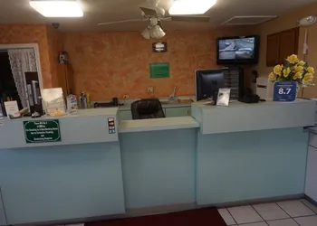 Pearsall Executive Inn hotel thumbnail 2