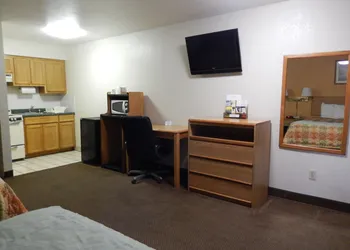 Pearsall Executive Inn hotel thumbnail 5