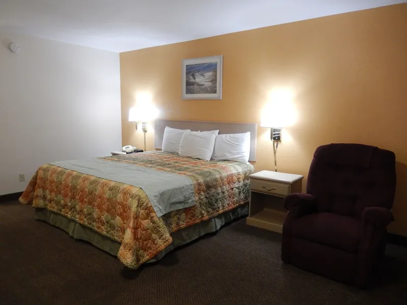 Pearsall Executive Inn hotel detail image 6