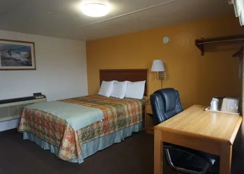 Pearsall Executive Inn hotel thumbnail 7