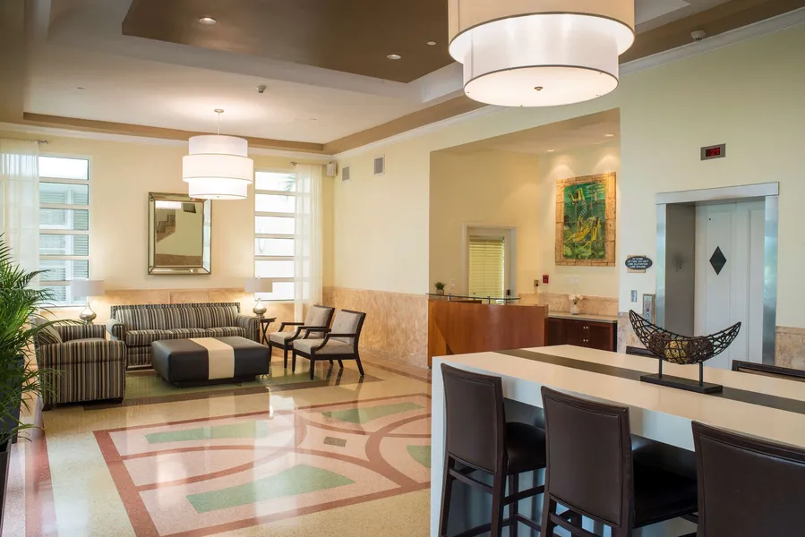 Hilton Grand Vacations Club McAlpin Ocean Plaza Miami hotel detail image 2