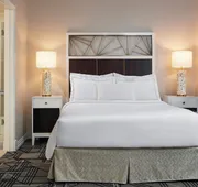 Hilton Grand Vacations Club McAlpin Ocean Plaza Miami hotel detail image 7