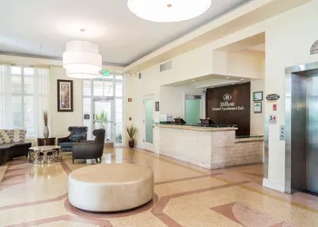 Hilton Grand Vacations Club McAlpin Ocean Plaza Miami hotel thumbnail 3