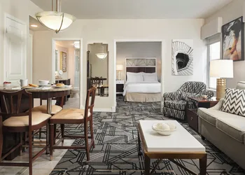 Hilton Grand Vacations Club McAlpin Ocean Plaza Miami hotel thumbnail 8