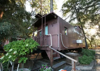 Featherbed Railroad B&B Resort hotel thumbnail 4