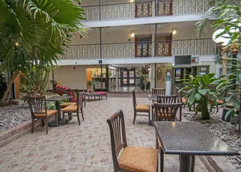 Governor's Suites Hotel Oklahoma City Airport Area hotel thumbnail 2