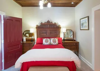 Jenner Inn hotel thumbnail 4