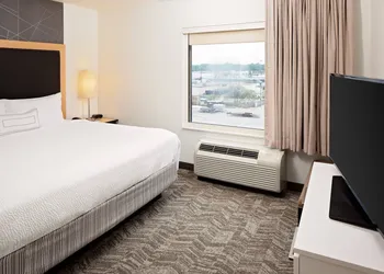 SpringHill Suites Green Bay hotel thumbnail 7
