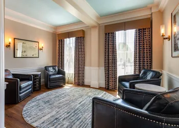 Essex Street Inn & Suites, an Ascend Collection Hotel hotel thumbnail 2