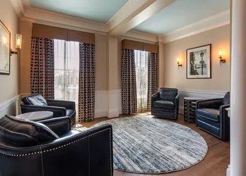 Essex Street Inn & Suites, an Ascend Collection Hotel hotel thumbnail 3