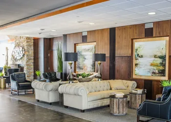 King's Pointe Waterpark Resort hotel thumbnail 2