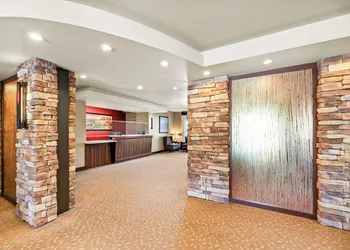 Ledgestone Suites Hotel Yakima hotel thumbnail 2
