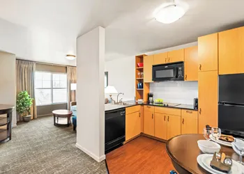 Ledgestone Suites Hotel Yakima hotel thumbnail 8