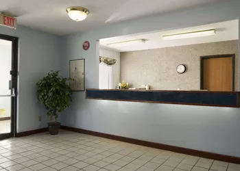 Super 8 by Wyndham Danville hotel thumbnail 2