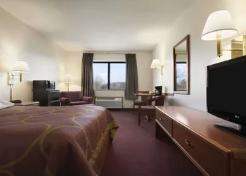 Super 8 by Wyndham Danville hotel thumbnail 6