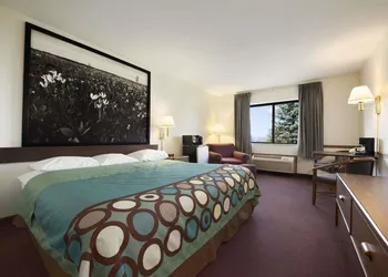 Super 8 by Wyndham Danville hotel thumbnail 8